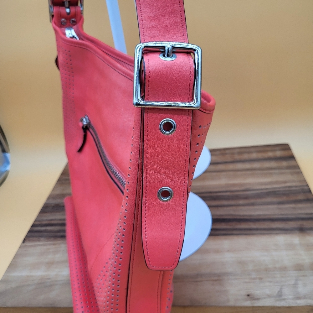 Coach Pink Shoulder Bag With Adjustable Strap - Picture 6 of 16